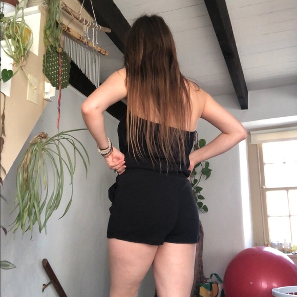 Black Romper Linen-like Fabric With Buttons, Pockets, & Drawstring - Picture 3 of 5